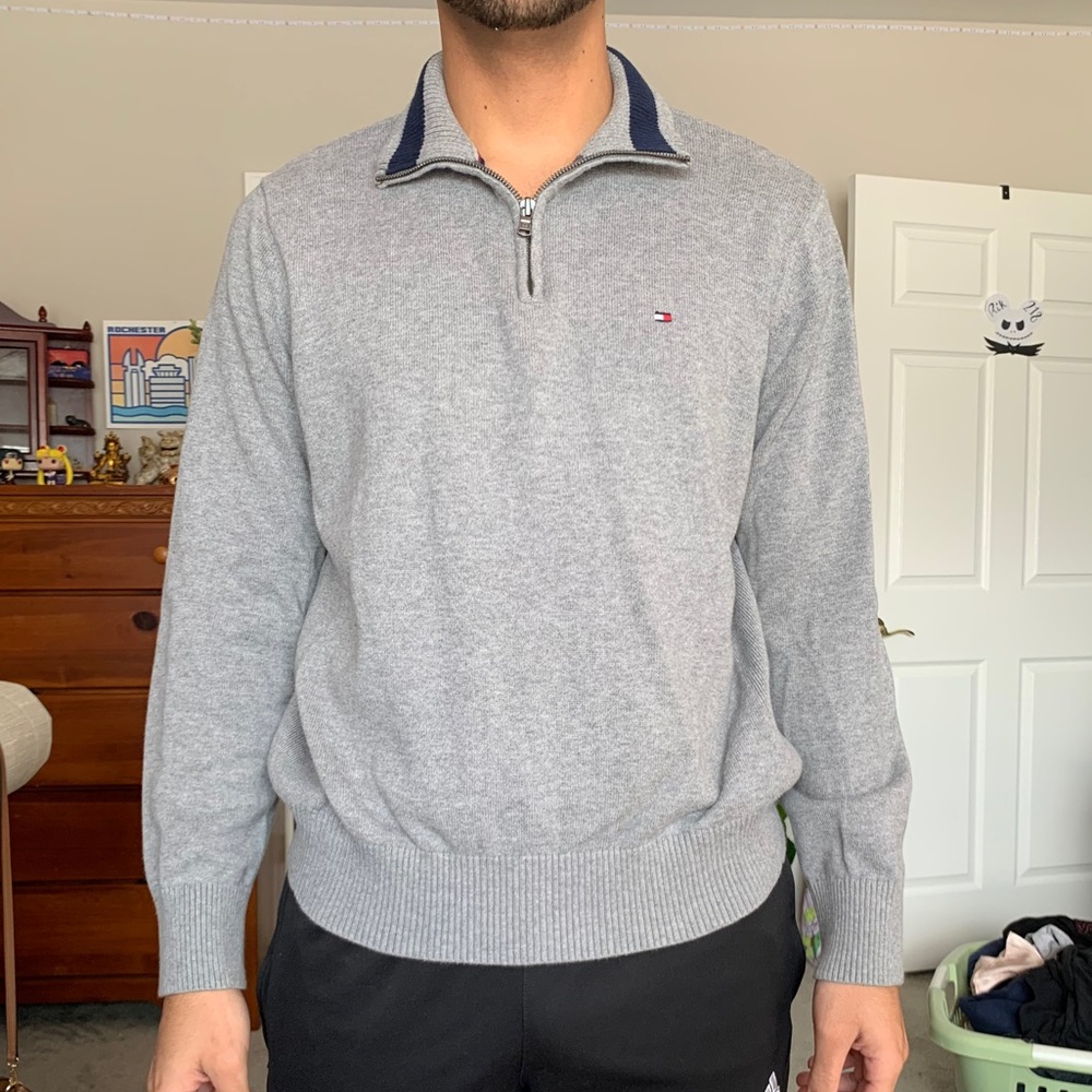 Tommy Hilfiger gray pullover